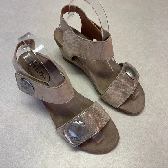 Taos Women Carousel 2 Leather Silver Platform Wedge Sandals 7-7.5 - Picture 2 of 9